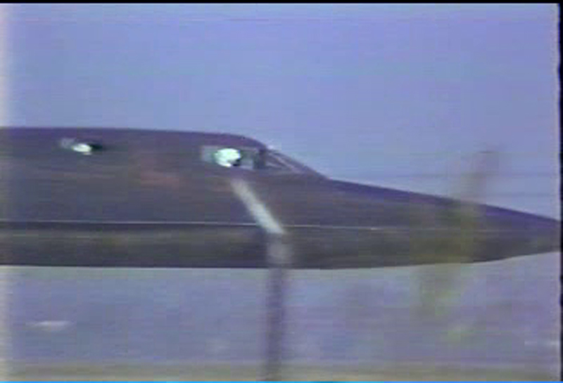 IMAGE: http://images15.fotki.com/v264/photos/4/42560/3074667/SR71Cap003-vi.jpg