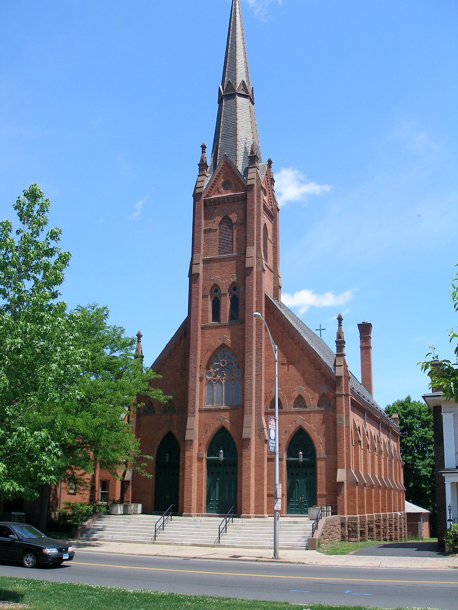 Photo NEW BRITAIN CHURCH OF SAINT PETER 02.jpg NEW BRITAIN, CT