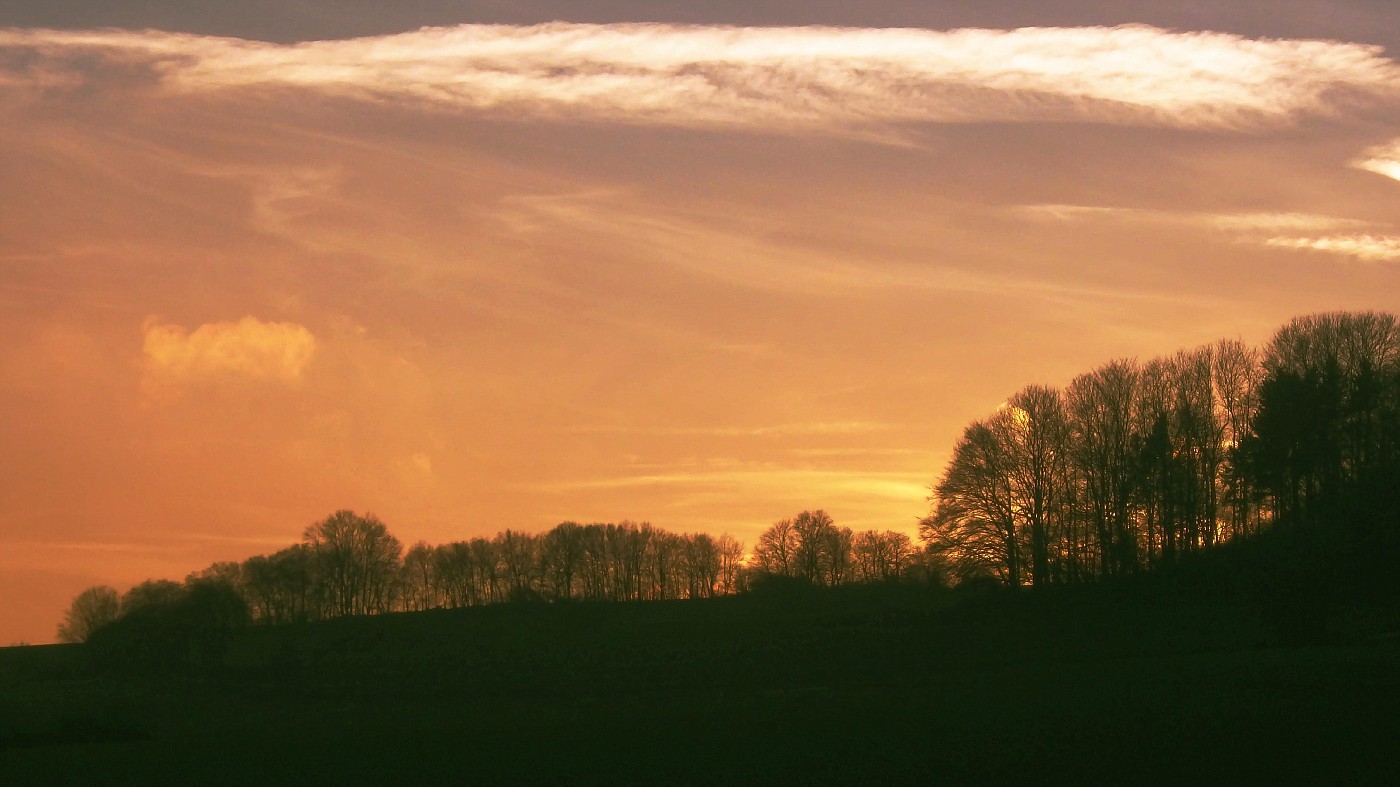 Die Wintersonne geht früh schlafen