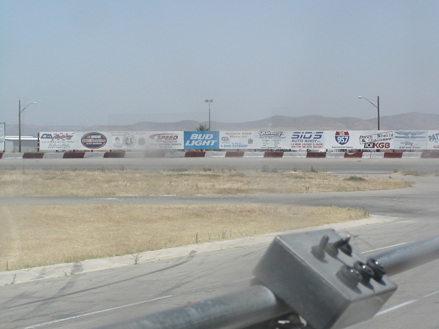 Photo Looking thru the plexiglass of the starters stand Cajon