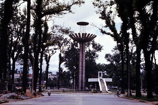 36-Saigon Fountain-3