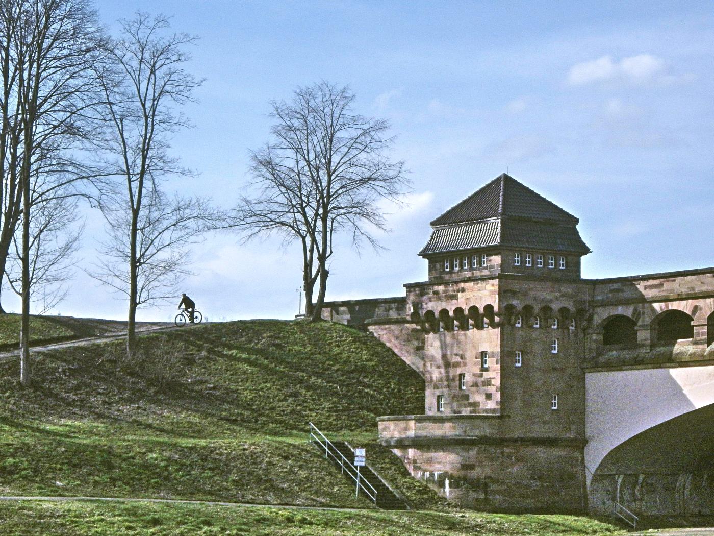 Wechsel vom Kanalradweg zum Weserradweg