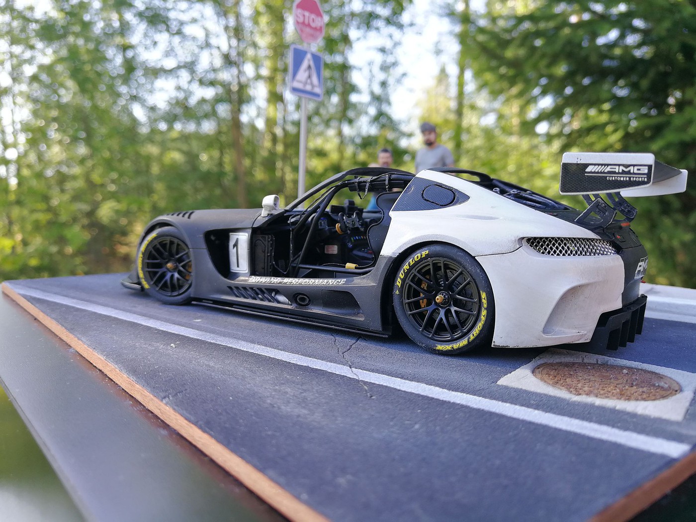 AMG GT3 - Moded Amggt3_outside_shots5-vi