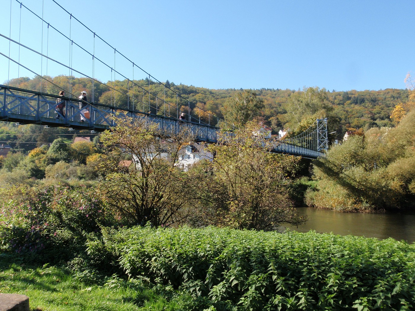 Fussgänger-Hängebrücke