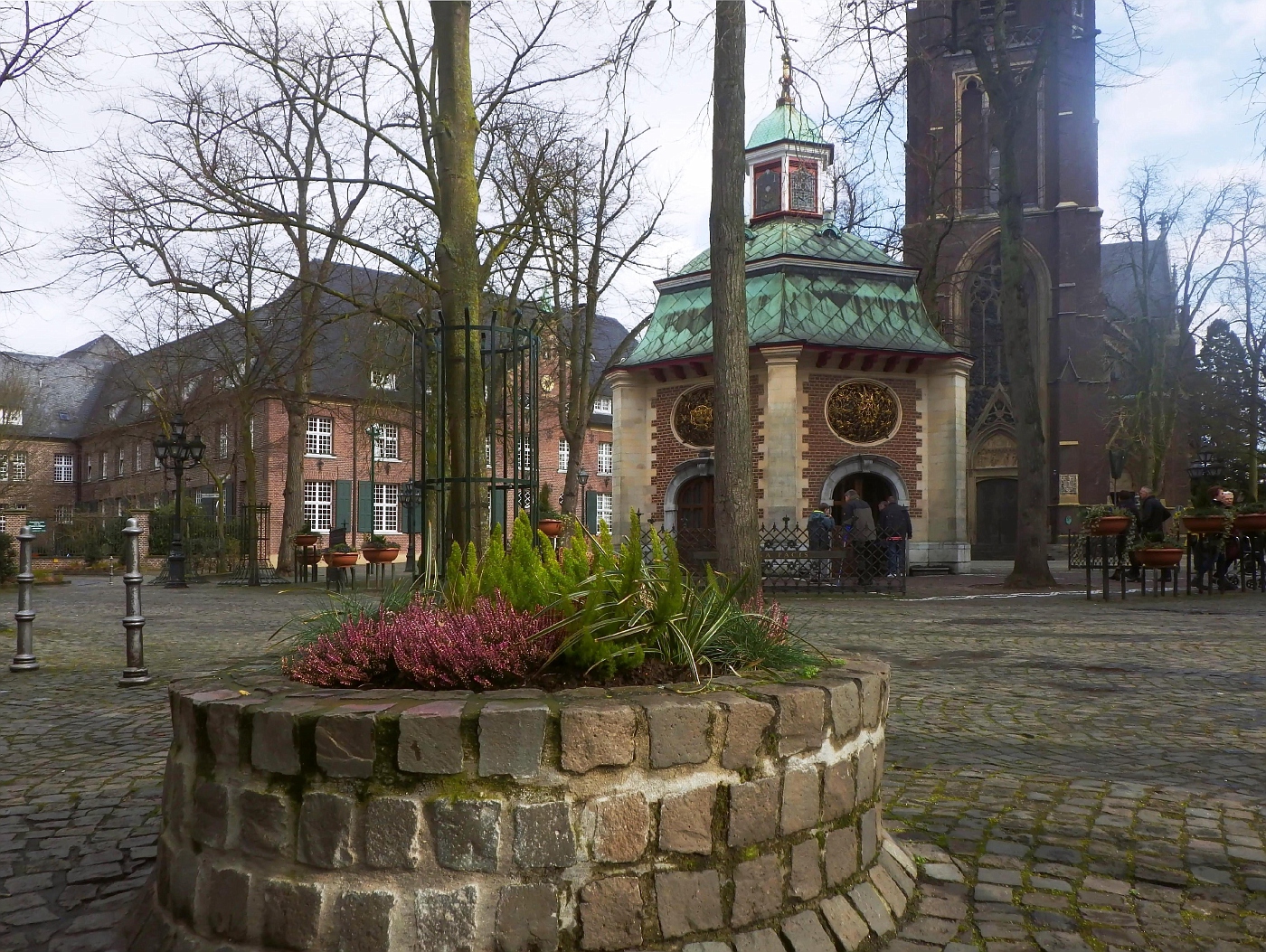 Kapellenplatz und Gnadenkapelle