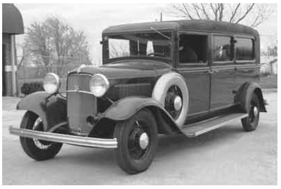 Photo SUV A TRIBUTE TO 90 YRS OF THE 32 FORD IN BLACK WHITE Album photo-suv-a-tribute-to-90-yrs-of-the-32-ford-in-black-white-album
