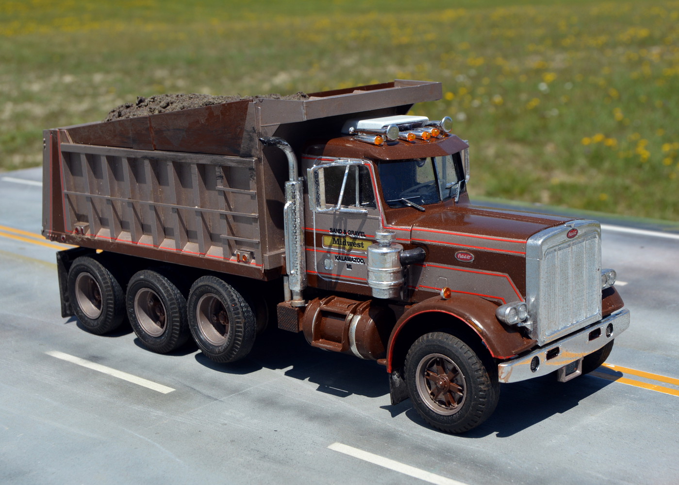 Photo DSC 1191a Peterbilt 359 Dump Truck album Mackinac359 Fotki