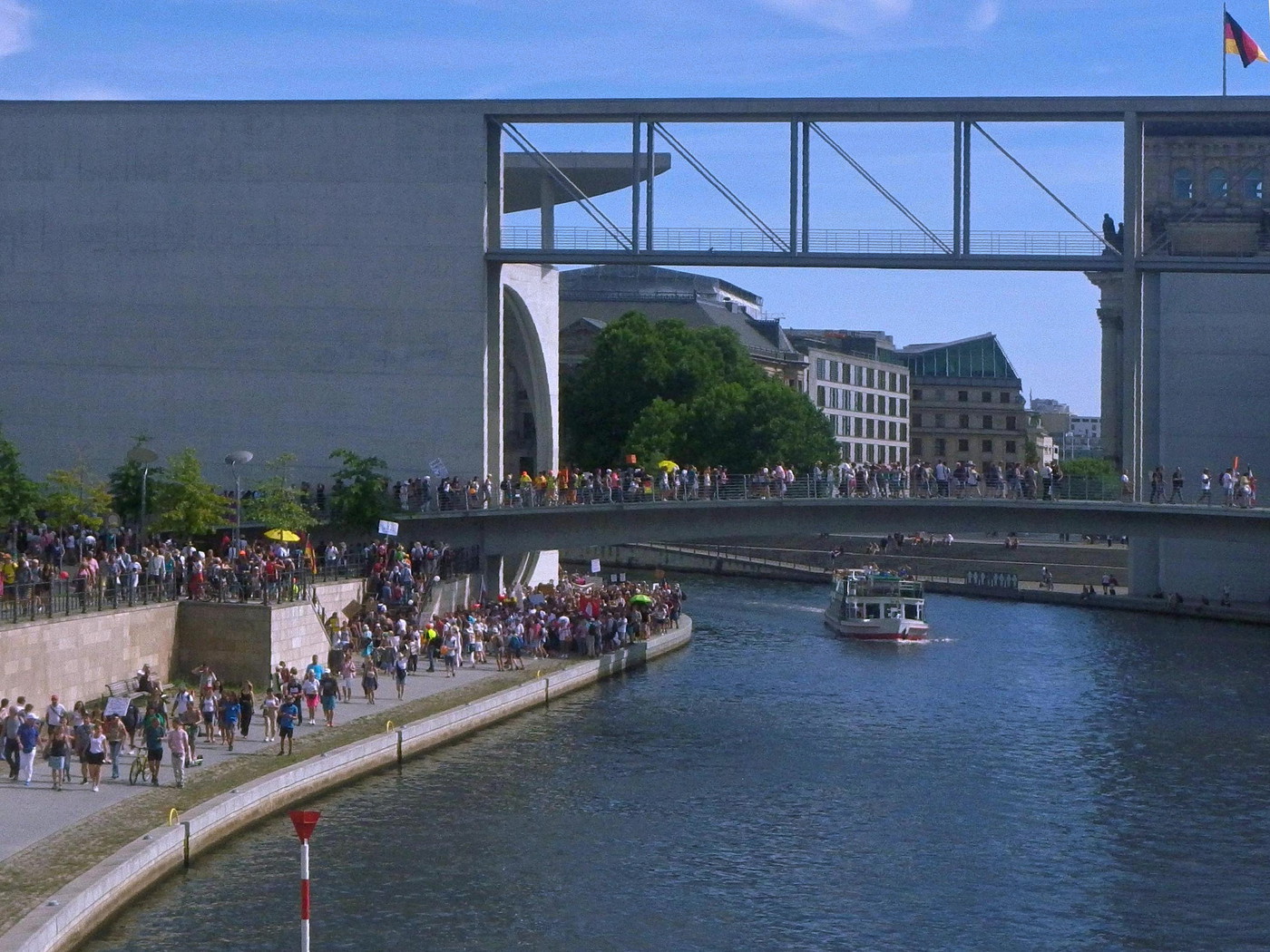 "Separierte" und fehlgeleitete Demogruppe
