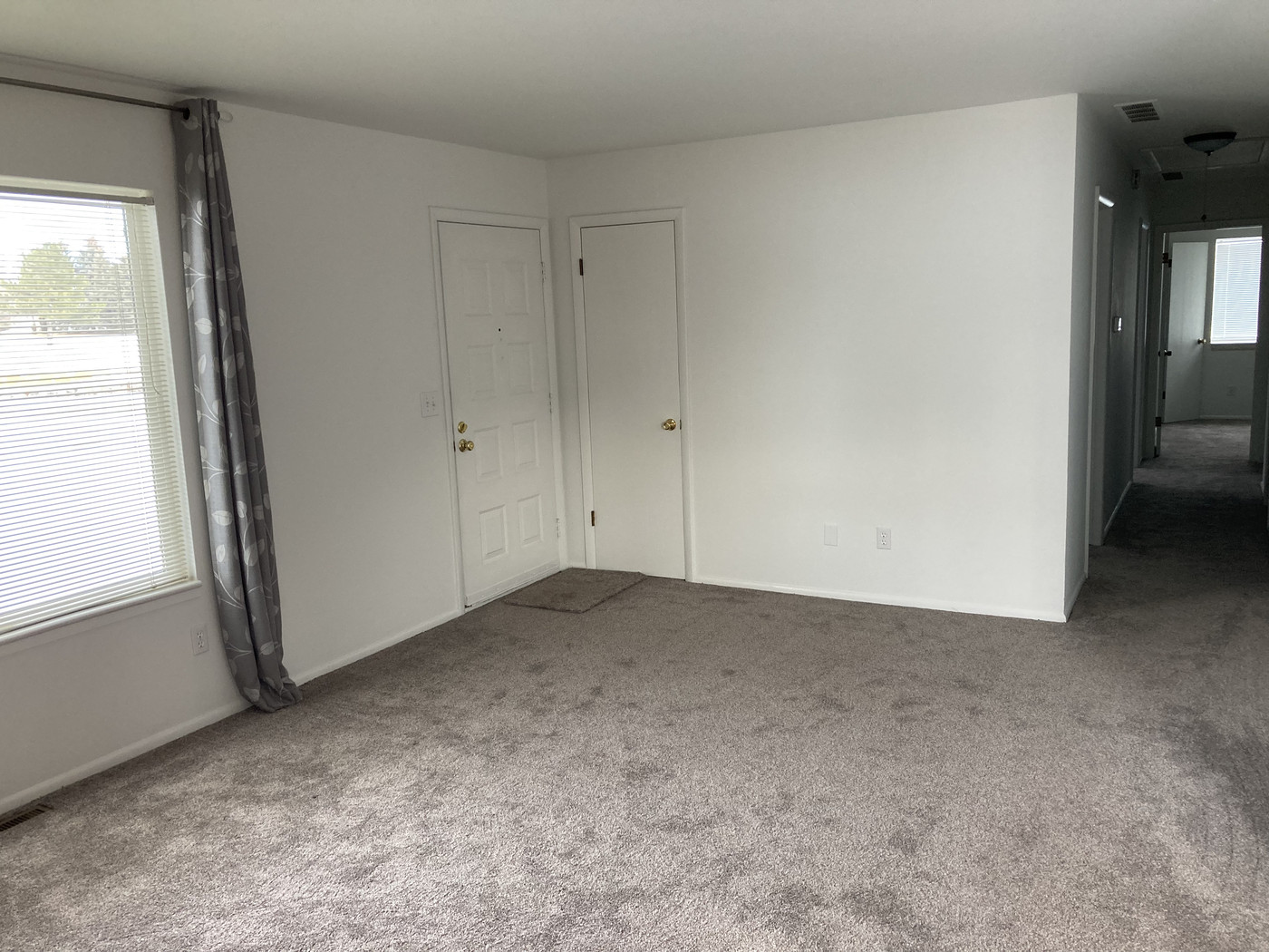 Photo Living Room 1 Arbor Green Townhome For Sale By Owner, Arvada