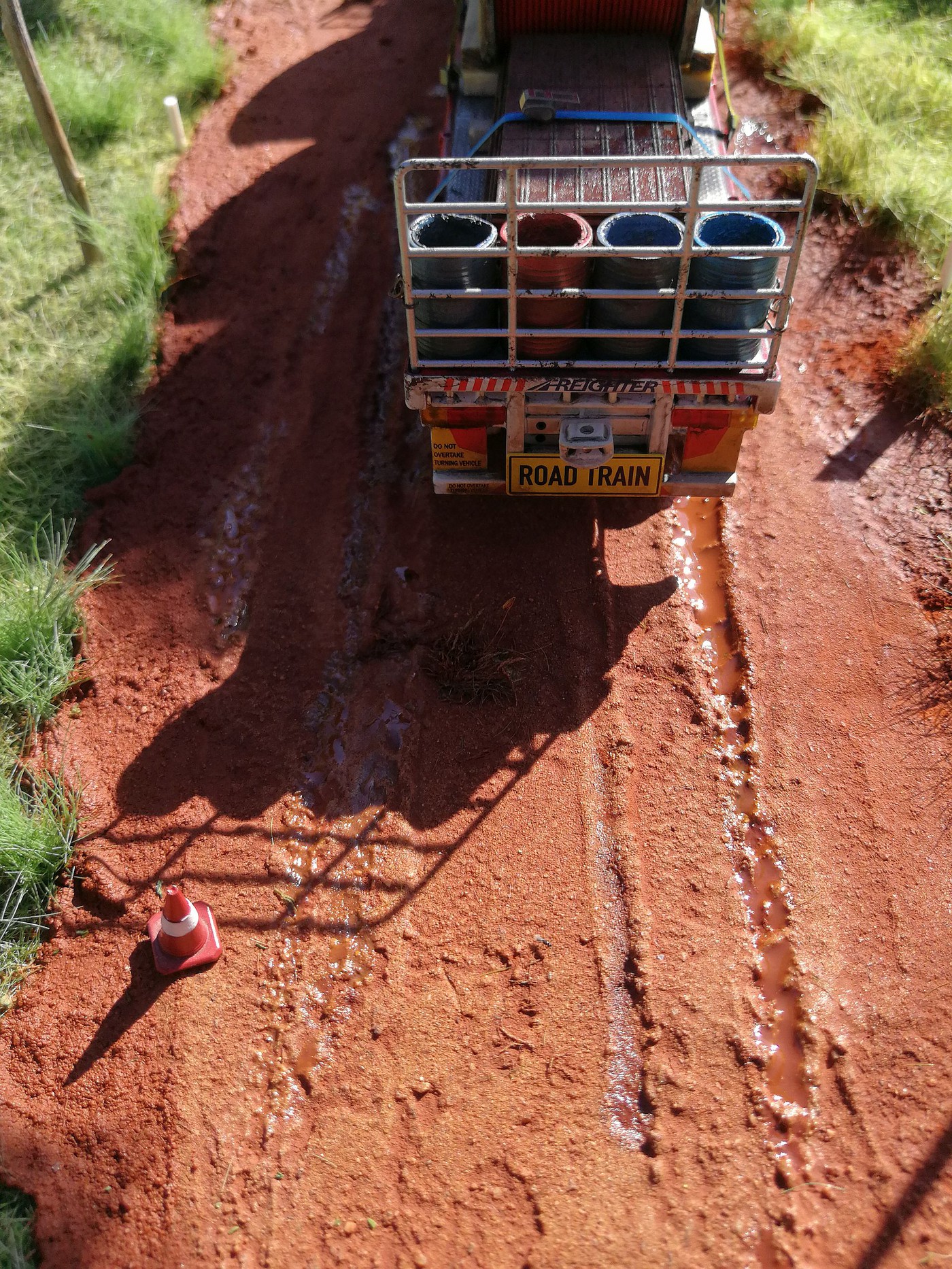 roadtrain_diorama_complete9-vi.jpg