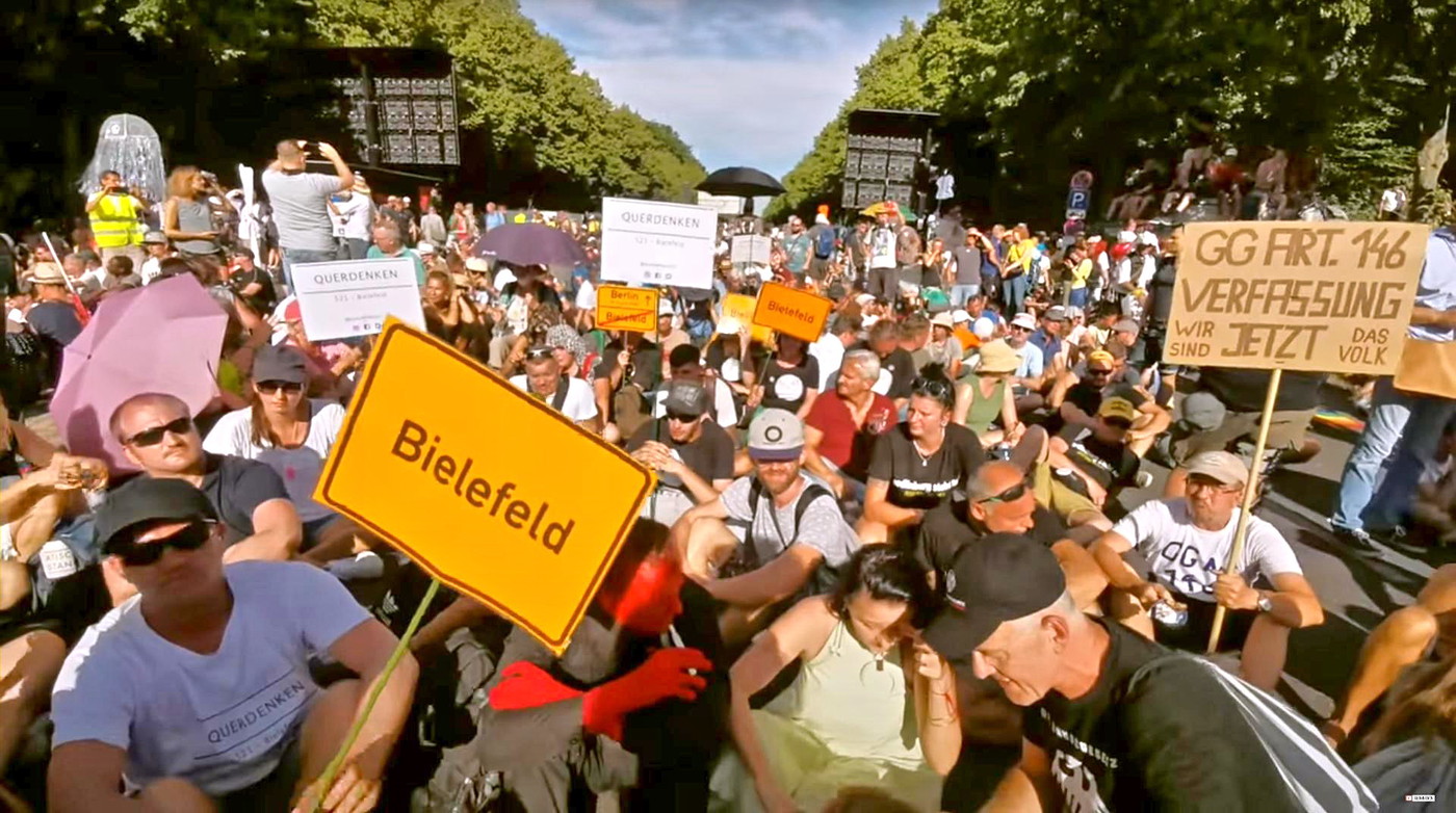 Bielefeld sitzt auf der Straße des 17. Juni