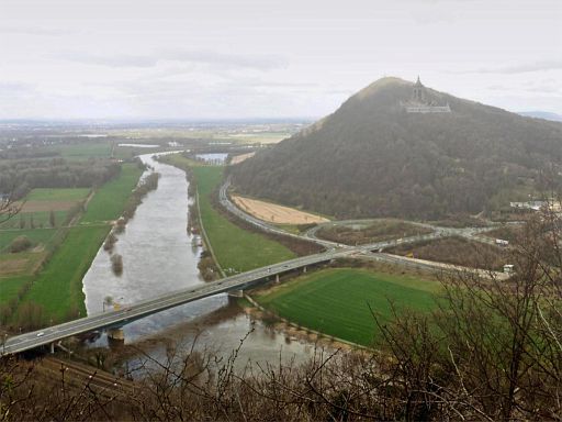 Blick von der Portakanzel auf die Weser und das Kaiser-Wilhelm-Denkmal