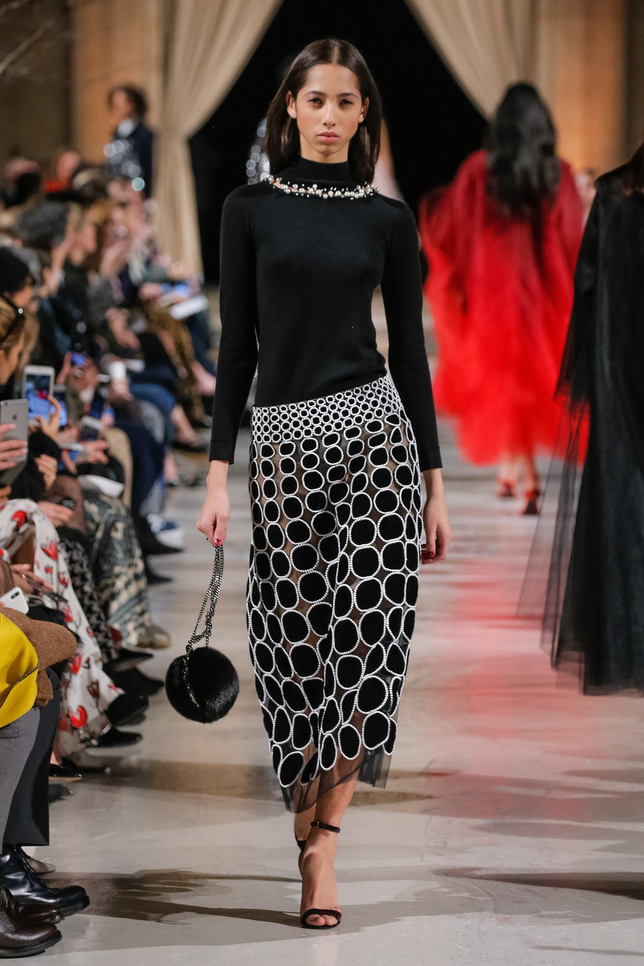 Oscar De La Renta FW18 0630 (C) fotki.com top artigo